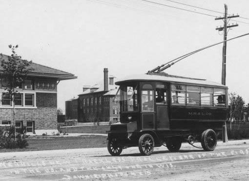 Trackless Trolley Bus